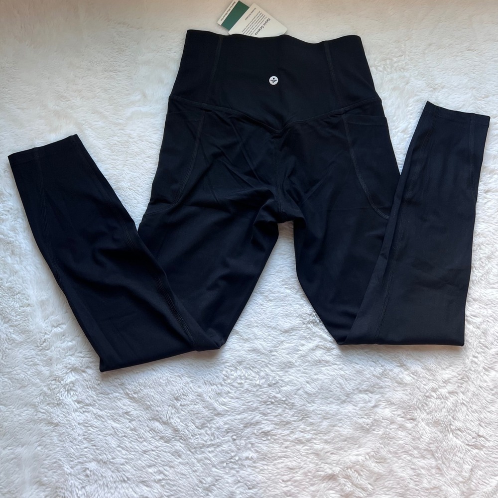Halara Black High Waisted Crossover V-Waist 7/8 Leggings with Pockets XS NEW - Picture 6 of 14